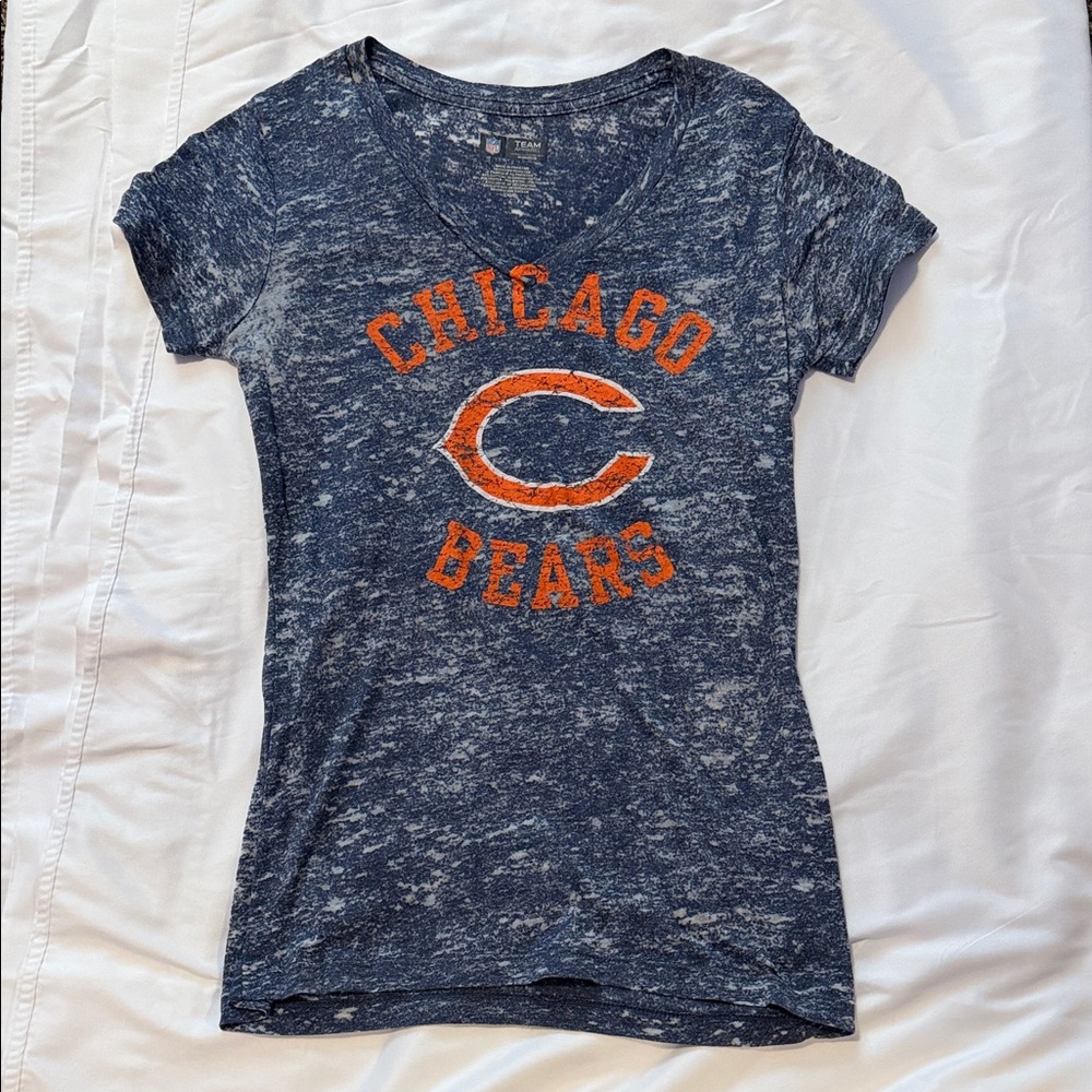 Chicago Bears V-neck Team Apparel Women's Blue Marbled T-Shirt (runs small)
